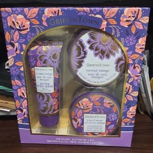 #5 - GriffinTown Coconut Mango Bath Collection Unopened In Original Box